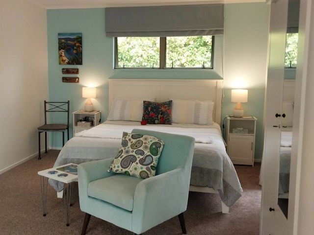 King-size bed